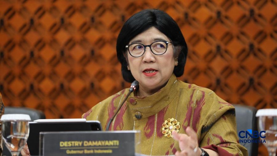 Gubernur Bank Indonesia, Destry Damayanti saat menyampaikan Hasil Rapat Dewan Gubernur Bulanan Bulan Oktober 2026 Cakupan Triwulanan dan Tahunan di Gedung Bank Indonesia, Jakarta, Rabu (21/10/2026). (CNBC Indonesia/Tri Susilo)