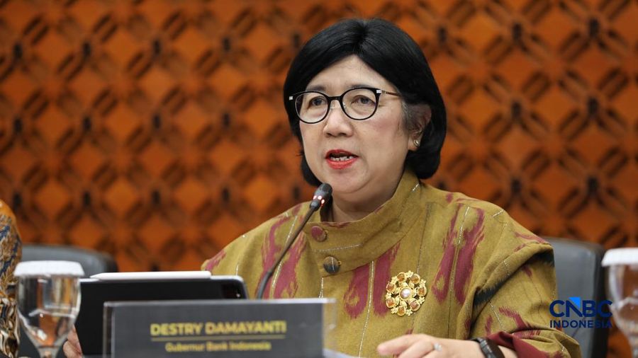 Gubernur Bank Indonesia, Destry Damayanti saat menyampaikan Hasil Rapat Dewan Gubernur Bulanan Bulan Oktober 2026 Cakupan Triwulanan dan Tahunan di Gedung Bank Indonesia, Jakarta, Rabu (21/10/2026). (CNBC Indonesia/Tri Susilo)