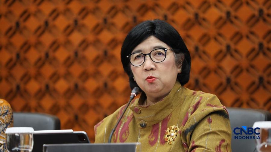 Gubernur Bank Indonesia, Destry Damayanti saat menyampaikan Hasil Rapat Dewan Gubernur Bulanan Bulan Oktober 2026 Cakupan Triwulanan dan Tahunan di Gedung Bank Indonesia, Jakarta, Rabu (21/10/2026). (CNBC Indonesia/Tri Susilo)