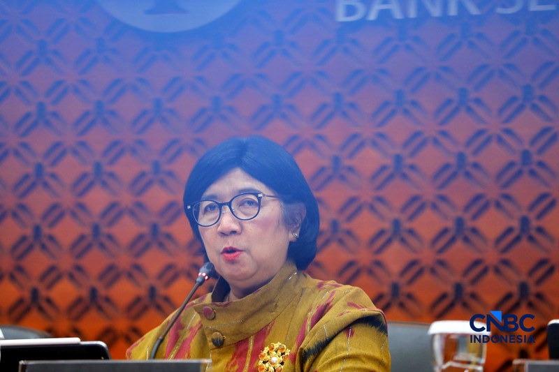 Gubernur Bank Indonesia, Destry Damayanti saat menyampaikan Hasil Rapat Dewan Gubernur Bulanan Bulan Oktober 2026 Cakupan Triwulanan dan Tahunan di Gedung Bank Indonesia, Jakarta, Rabu (21/10/2026). (CNBC Indonesia/Tri Susilo)