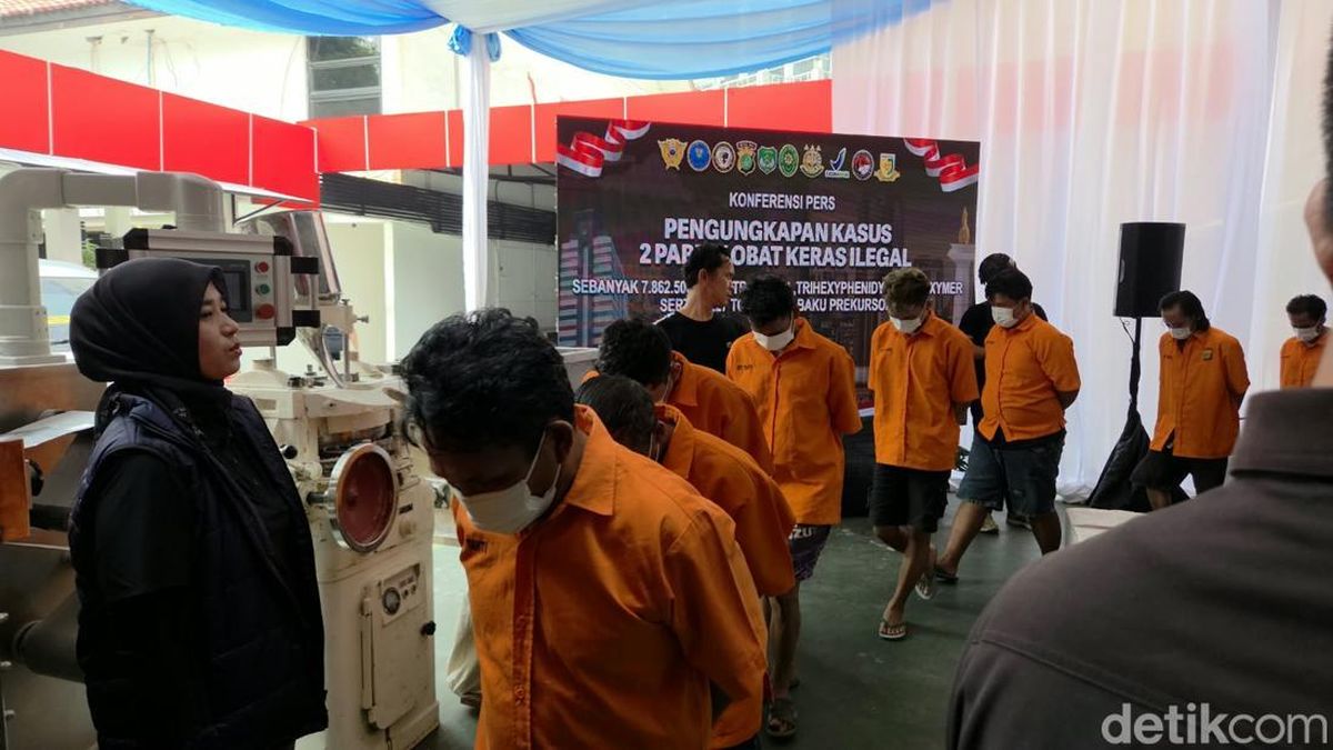 Digaji hingga Rp 10 Juta, Operator Dilarang Keluar dari Pabrik Tramadol — NadiKabar.com