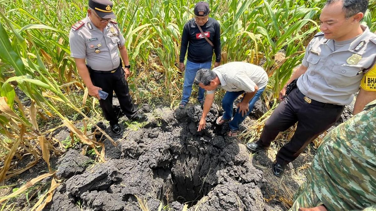Muncul Lubang Misterius Usai Heboh Suara Dentuman di Madiun — NadiKabar.com