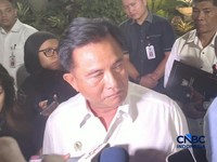 Menko Kumham Imipas Yusril Ihza Mahendra. saat doorstop di Istana Negara, Rabu, 21/10. (CNBC Indonesia/Emir Yanwardhana)