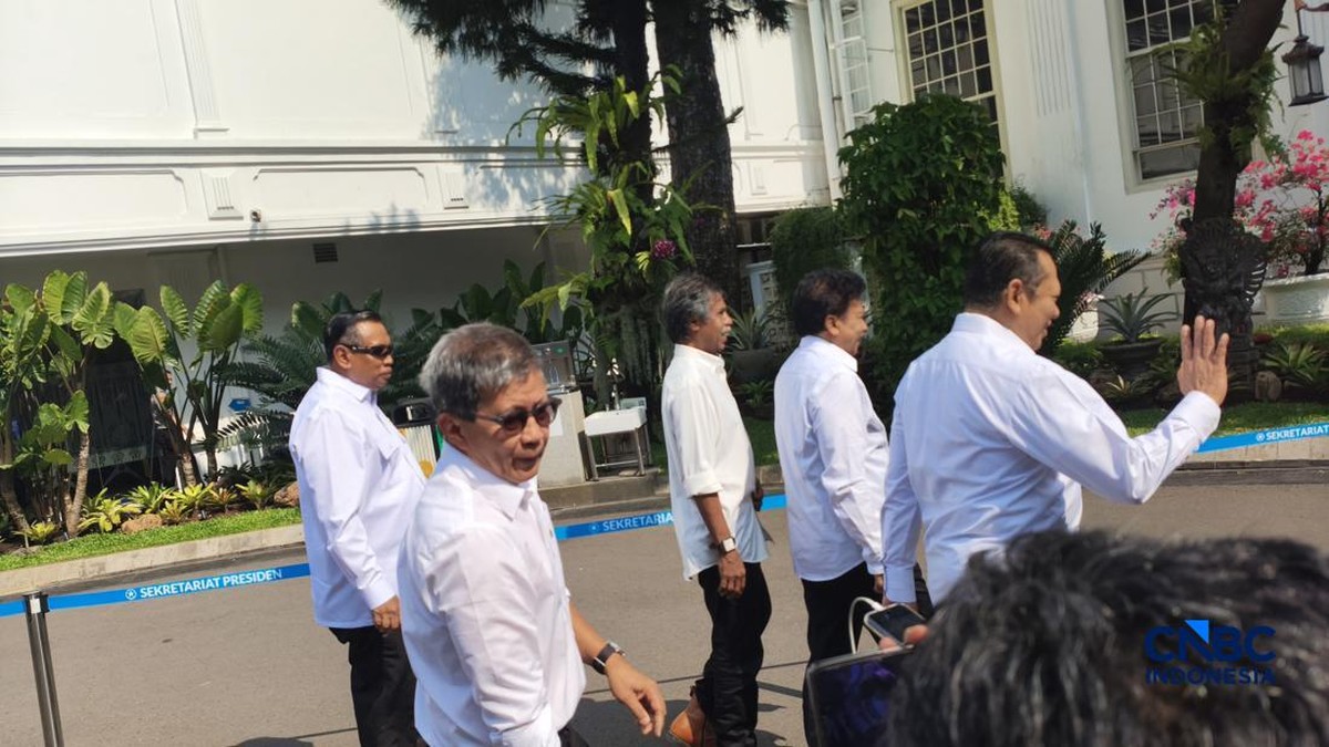 Menteri Hingga Rocky Gerung Tiba di Istana, Siap Ikuti Sidang Kabinet