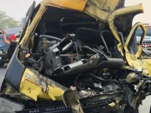 2 Truk Tabrakan di Tol Jagorawi Arah Bogor, Sopir Luka-luka
