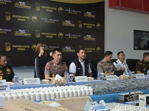 Polda Metro Bongkar Pabrik Tramadol Ilegal di Sukoharjo, 16 Orang Ditangkap