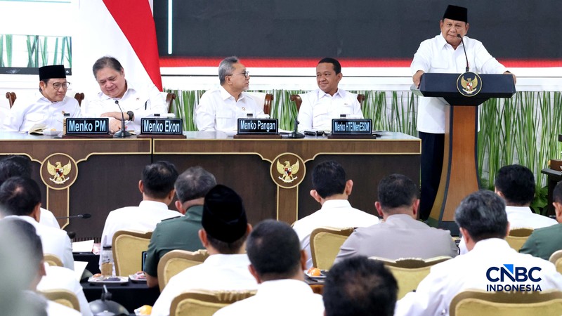 Presiden Prabowo Subianto memimpin Sidang Kabinet Paripurna (SKP) di Istana Merdeka, Jakarta,  Rabu (21/10/2026). (CNBC Indonesia/Muhammad Sabki)