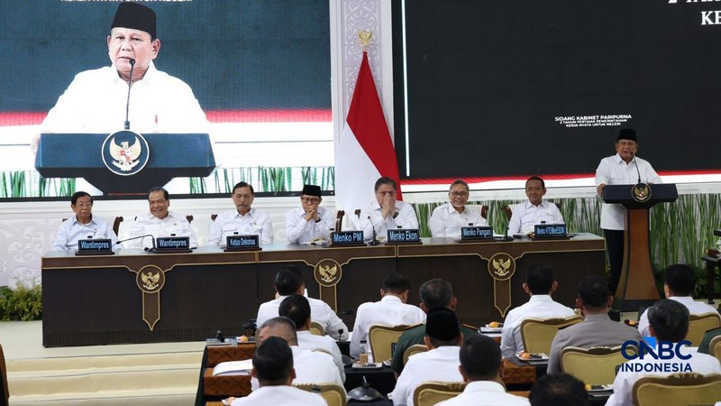 Presiden Prabowo Subianto memimpin Sidang Kabinet Paripurna (SKP) di Istana Merdeka, Jakarta,  Rabu (21/10/2026).