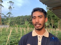 Seorang petani Gen Z saat ditemui di Kamojang, Jawa Barat, Rabu (21/10/2026). (CNBC Indonesia/Fergi Nadira)