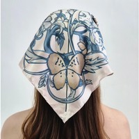 Mini Scarf 60x60 Bisa Dipakai Buat Apa Aja? Ini 6 Cara Styling Biar Outfit Nggak Flat 