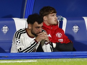 Video: Carrick Bakal Copot Ban Kapten Bruno Fernandes?