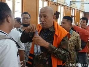Bupati Langkat Nonaktif Akui Terima Uang untuk Muluskan Proyek