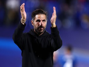 Barcelona Serius Minati Cesc Fabregas