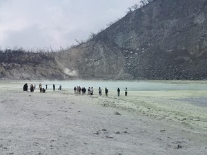 Kemarau Melanda, Danau Kawah Putih Surut hingga 40 Persen