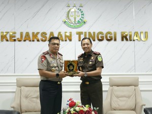 Sinergi Penegakan Hukum, Kapolda Riau Gelar Silaturahmi ke Kejati Riau