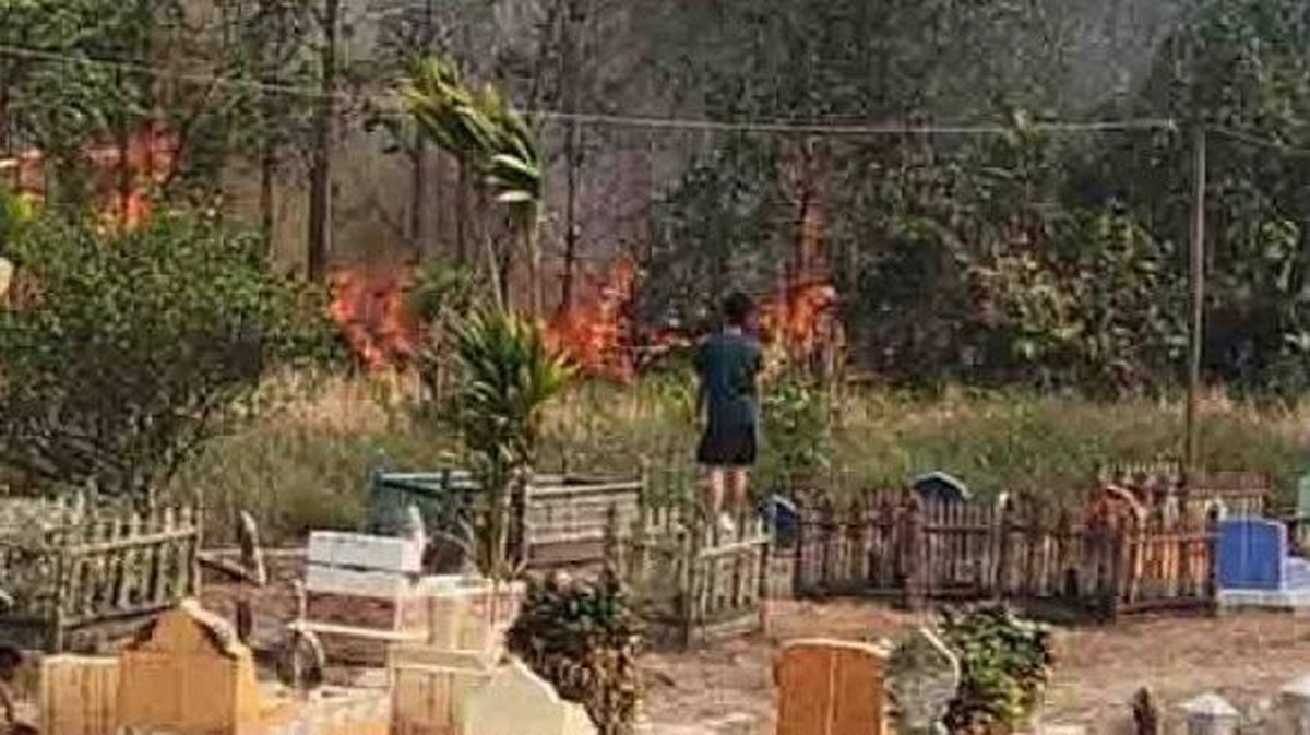 Karhutla di Kapuas Kalteng Meluas, Api Nyaris Merembet ke Pemakaman Warga — NadiKabar.com
