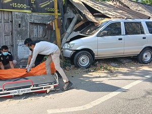 Adu Banteng Motor Vs Mobil di Jalan Srandakan Bantul, Pemotor Tewas