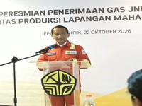 Menko Hilirisasi dan Transisi Energi dan Menteri ESDM Bahlil Lahadalia saat menyampaikan sambutan dalam Peresmian Penerimaan Gas JNE#6 dan Fasilitas Produksi Lapangan Maha pada Kamis (22/10/2026). (Tangkapan Layar Youtube/KementerianESDM)