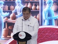 Menteri Koordinator Perekonomian, Airlangga hartarto memberi laporan kepada Presiden dalam Rakornas TPAKD Tahun 2026, Jakarta, 22 Oktober 2026. (Tangkapan Layar Youtube/Sekretariat Presiden RI)