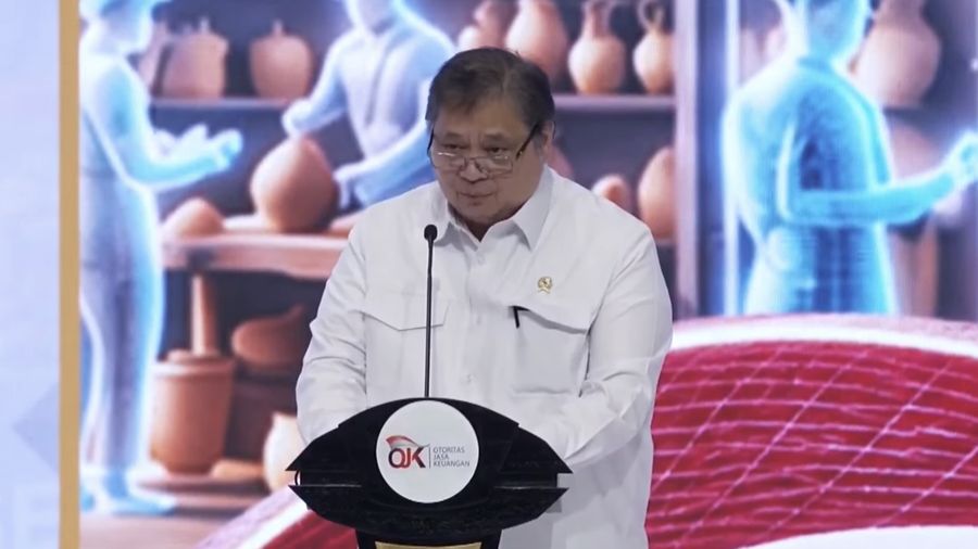 Menteri Koordinator Perekonomian, Airlangga hartarto memberi laporan kepada Presiden dalam Rakornas TPAKD Tahun 2026, Jakarta, 22 Oktober 2026. (Tangkapan Layar Youtube/Sekretariat Presiden RI)
