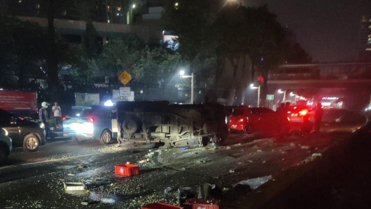 Detik-detik Mobilio Ngebut Hantam Pikap di Jaksel hingga Jatuh Korban Jiwa — NadiKabar.com