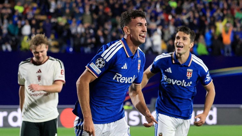 Pemain Como, Jacobo Ramon, merayakan gol keempat timnya ke gawang Manchester United dalam laga Liga Champions di Stadion Giuseppe Sinigaglia, Como, Italia, Rabu (21/10/2026).