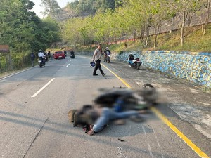 Pemotor Bawa Senpi Tabrak Mobil Parkir di Jayapura, Polisi Usut