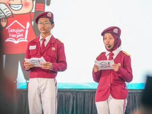 Siswa Sekolah Rakyat Baca Puisi Kami Menggapai Mimpi di Hari Santri