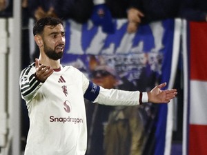 Respons Carrick saat Ditanya Status Bruno Fernandes Sebagai Kapten MU