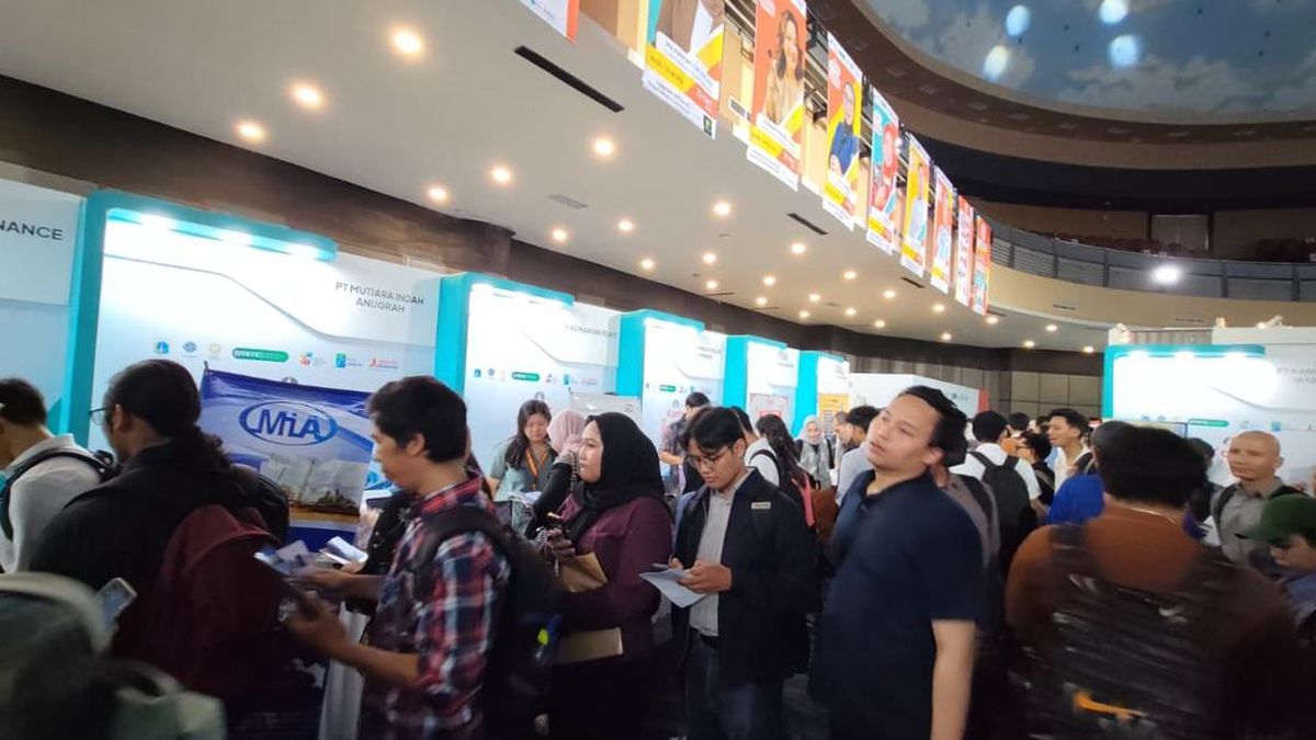 Gen Z Cari Kerja di Job Fair, Curhat Sering Kena Ghosting HR Perusahaan — NadiKabar.com