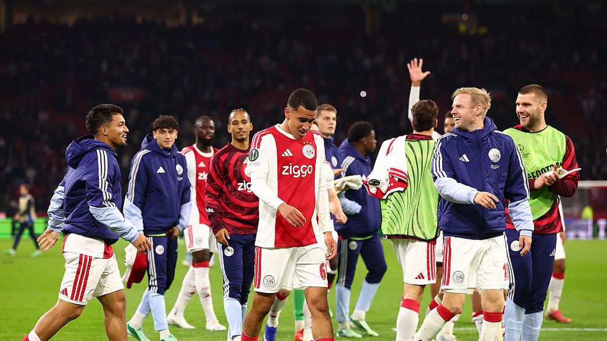 Ajax Vs Atalanta: Paes di Bench, De Godenzonen Menang 2-0 — NadiKabar.com