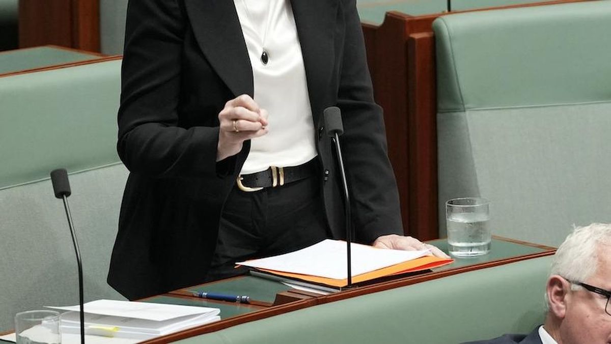 Anggota Parlemen Australia Kehilangan Kaki Setelah Ditabrak Mobil — NadiKabar.com
