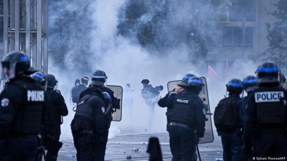 Disorot Usai Demo Rusuh, Benarkah Polisi Prancis Paling Brutal di Eropa? — NadiKabar.com