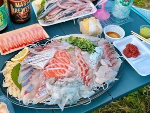 Bukan Ayam Goreng! Orang Korea Kini Doyan Piknik Sambil Makan Ikan Mentah