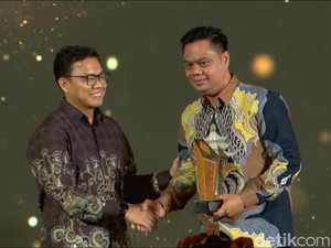 Dorong Pengembangan Wisata Pesisir, Bupati Jepara Dapat Penghargaan detikJateng-Jogja Awards