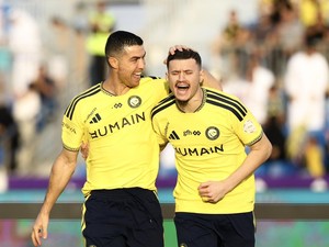 Al Faisaly Vs Al Nassr: Ronaldo MoTM, Beri Trofi ke Rekan Setim
