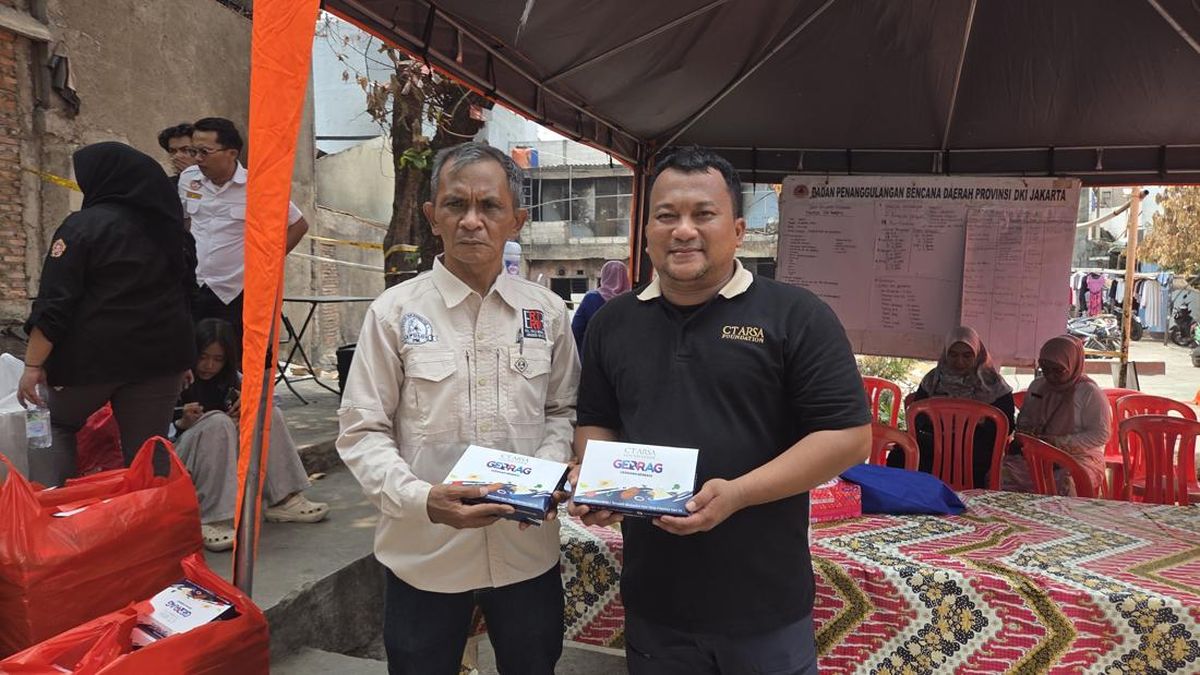 CT ARSA Beri Bantuan 100 Boks Pangan ke Korban Kebakaran di Bangka Jaksel — NadiKabar.com