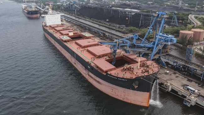 PT Bukit Asam studies possible share buyback