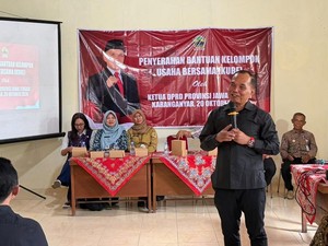 Ketua DPRD Jateng Ajak Warga Karanganyar Beternak Ayam Kampung