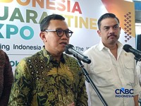 Kepala Badan Karantina (Barantin) Abdul Kadir Karding bersama Menteri UMKM Maman Abdurrahman saat konferensi pers Indonesia Quarantine Expo 2026 di Smesco, Jakarta, Jumat (23/10/2026). (CNBC Indonesia/Martyasari Rizky)