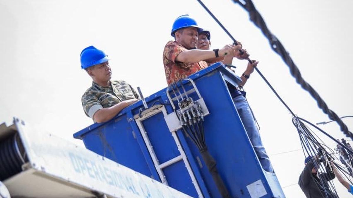 Pemkot Pekanbaru Tertibkan Kabel Semrawut di Jalan Ronggo Warsito — NadiKabar.com