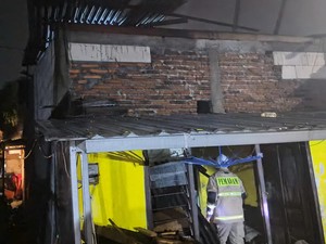 Rumah di Semarang Terbakar gegara Pemiliknya Ketiduran Saat Masak Lontong