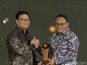 Plt Bupati Pati Risma Adhi Sabet detikJateng-Jogja Awards Kategori Investasi