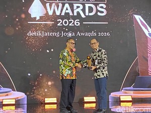 Ketua DPRD Jateng Sumanto Raih detikjateng-jogja Awards, Inisiator Merawat Pertiwi