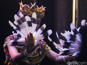 Belajar Budi Pekerti dari Teatrikal Dayak Kayan di Panggung Irau Malinau