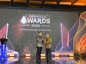 Walkot Magelang Damar Raih detikjateng-jogja Awards Kategori Pelayanan Publik