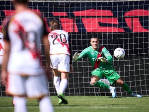 Audero Bobol 2 Kali dari Penalti, Rayo Kalah 0-3 dari Elche