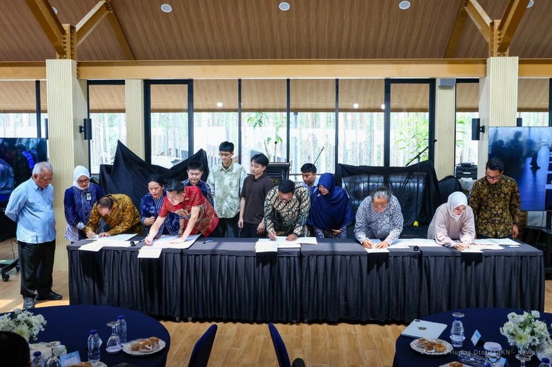 Wujudkan Ekosistem Perkotaan di Nusantara, Otorita IKN Teken PKS KPBU dan Investasi Langsung Swasta Murni