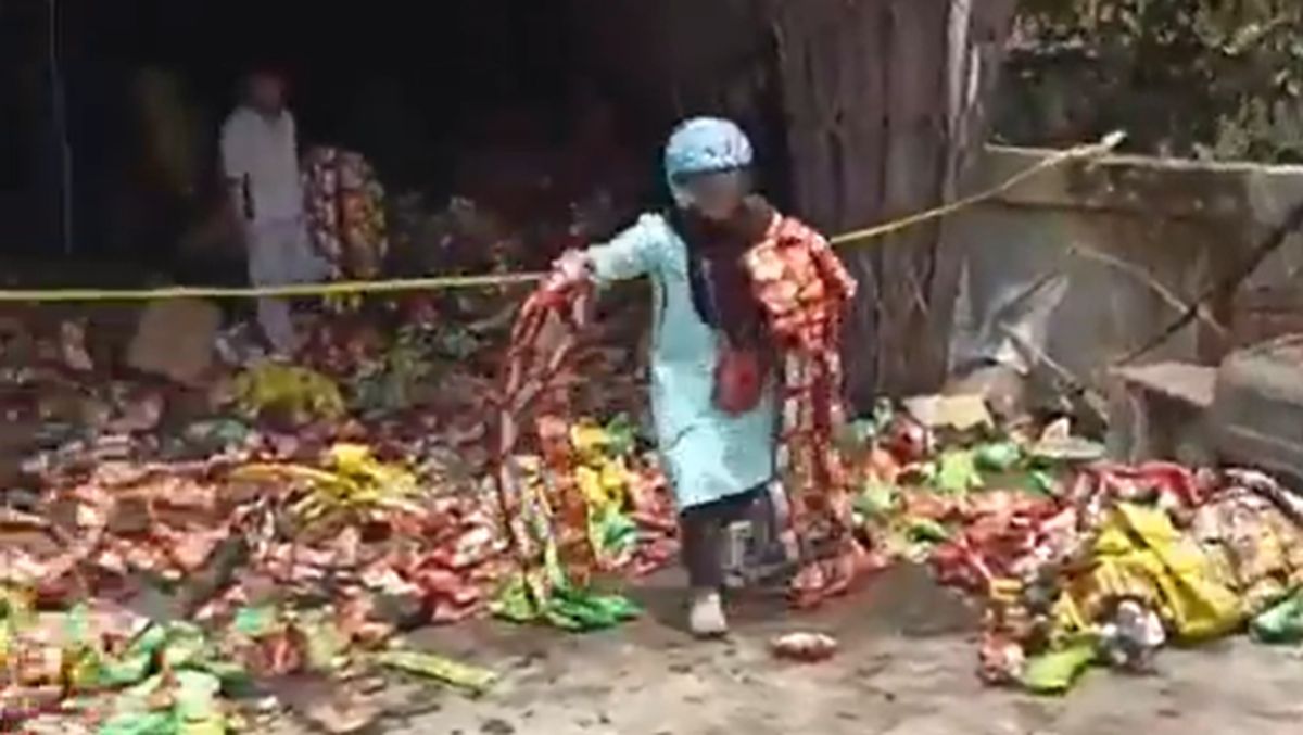 Gudang Snack Terbakar di Bengkulu Malah Dijarah Warga, 12 Orang Ditangkap — NadiKabar.com