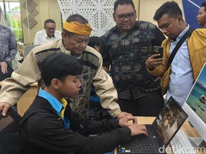 Menperin Puji 3 Animator Film Jumbo Lulusan BDI Denpasar